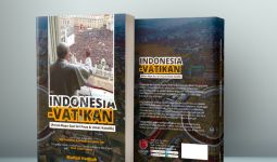 Penerbit di Aceh Terbitkan Buku tentang Bapa Suci Sri Paus dan Pusat Agama Katolik di Vatikan - JPNN.com