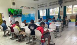 Sekolah Asrama Taruna Papua, Ikhtiar Mendidik Anak-anak dari Suku Terpencil Menembus Garis Batas - JPNN.com