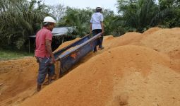 PLTU Ombilin Manfaatkan Limbah Serbuk Kayu Untuk Gantikan Batu Bara, Perekonomian Masyarakat Meningkat - JPNN.com