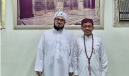 Menteri Bahlil Bersilaturahmi ke Sheikh Sayyid Ahmad di Madinah - JPNN.com