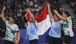 Hikmat Ramdani-Leani Ratri Sabet Emas Pertama Indonesia di Paralimpiade Paris 2024 - JPNN.com