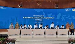 135 Mahasiswa ITPLN Tanda Tangani Kontrak Kerja dengan PLN - JPNN.com