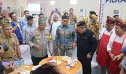 Ciptakan Pilkada Damai, Polisi Satukan Paslon Bupati Rohul Dalam Lomba Memasak - JPNN.com