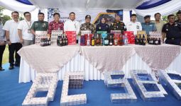 Kanwil Bea Cukai Sumbagbar Musnahkan Rokok dan Miras Ilegal Senilai Rp 37,8 Miliar - JPNN.com