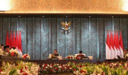 Presiden Jokowi Meminta Maaf kepada Seluruh Anggota Kabinet Indonesia Maju - JPNN.com