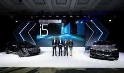 BMW i5 Touring Resmi Mengaspal di Indonesia, Intip Harganya di Sini - JPNN.com