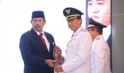 Nana Sudjana Minta Pj Bupati Brebes & Banyumas Sukseskan Penyelenggaraan Pilkada 2024 - JPNN.com