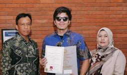 Usia 29 Tahun, Atta Halilintar Akhirnya Dapat Ijazah SMA - JPNN.com