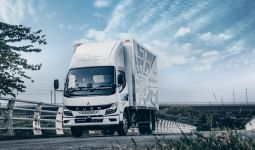 Mitsubishi Fuso eCanter Dianugerahi Penghargaan Bergengsi - JPNN.com