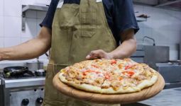 Rayakan Galungan, Felice Italian Bistro Luncurkan Chicken Pizza Sambal Matah - JPNN.com