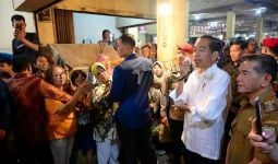 Jokowi Berpamitan kepada Warga di Pontianak: Saya Mohon Maaf - JPNN.com