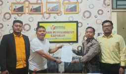 Bermodal Video, Tim Hukum Robinsar-Fajar Laporkan Camat Gerogol ke Bawaslu Kota Cilegon - JPNN.com