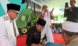 Pasangan Calon Bupati ini Berani Menolak Eksploitasi Tambang Emas - JPNN.com