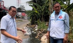 Tri Adhianto Gercep Kunjungi Lokasi Banjir Setelah Terima Laporan via Medsos - JPNN.com