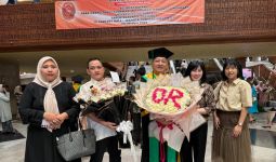 Pengacara Krisna Murti Raih Gelar Doktor dengan Predikat Cumlaude di Universitas Jayabaya - JPNN.com