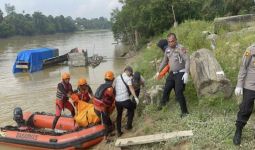 Korban Tenggelam di Sungai Kampar Akhirnya Ditemukan - JPNN.com