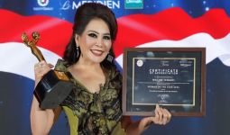 Meiline Tenardi Dianugerahi Penghargaan Woman of the Year 2024 - JPNN.com