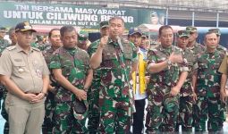 TNI Gelar Bersih-bersih Kali Ciliwung, 6 Ribu Ton Sampah Diangkut, Bravo - JPNN.com