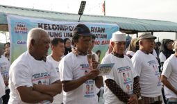 Ratusan Nelayan Tanjung Uma Gabung Relawan Asli Sayang Batam Dukung Ansar-Nyanyang & Amsakar-Li Claudia - JPNN.com