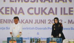 Bea Cukai dan Satpol PP Jabar Musnahkan BKC Ilegal Senilai Rp 10,7 Miliar - JPNN.com