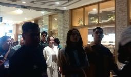 El Rumi Tampil Bareng The Lucky Laki, Syifa Hadju Setia Mendampingi - JPNN.com