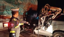 Ford Ranger dan Truk Tabrakan di Tol Pekanbaru, Tauke Sawit dan Datuk di Kampar Tewas - JPNN.com