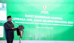 Menag Yaqut Resmikan Program 10.000 Beasiswa Santri BAZNAS - JPNN.com