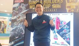 Ernest Prakasa Jadikan Hobi Rakit Gundam Mediator Bonding dengan Anak - JPNN.com