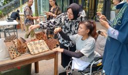 PNM & JAMKRINDO Gelar Pelatihan Kewirausahaan Membatik untuk Perempuan Disabilitas - JPNN.com