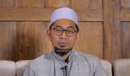 Ustaz Adi Hidayat Titip Pesan Buat Pak Jokowi, Mengharukan, Ada soal Hisab - JPNN.com