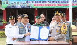 Ribuan Anggota Satlinmas Jepara Bantu Polri Amankan Pilkada - JPNN.com