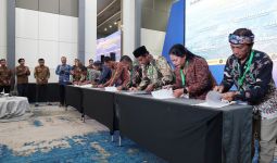 Kemenparekraf Kucurkan Bantuan untuk 24 Desa Wisata di 12 Provinsi - JPNN.com