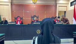 Momen Guru Honorer Supriyani Geleng-Geleng Kepala Mendengar Dakwaan Jaksa - JPNN.com