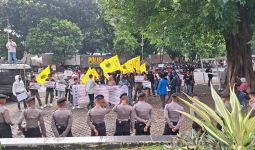 Unjuk Rasa di Depan KPK, Massa PMII Kaltim Bawa 2 Isu Besar, Ada Soal Dana Karbon - JPNN.com