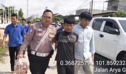 Aksi Polantas di Pelalawan Sendirian Tangkap Pencuri Sekaligus Penadah - JPNN.com