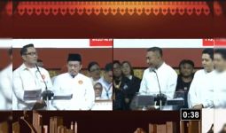 Dharma Tanya Jabar Jadi Daerah Miskin, Ridwan Kamil Senyum, Lalu Jawab Begini - JPNN.com