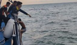 Bea Cukai Kepri Bantu Selamatkan 6 ABK yang Tenggelam di Perairan Pulau Karimun Anak - JPNN.com