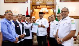 Temui Pj Gubernur, Aliansi Buruh Menyuarakan UMP Aceh 2025 Naik jadi Rp 4 juta Per Bulan - JPNN.com