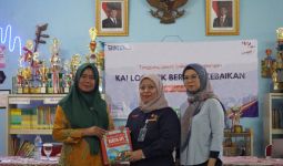 KAI Logistik Goes to School Salurkan Ribuan Buku untuk Murid SD - JPNN.com