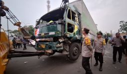 Polres Metro Tangerang Kota Buka Posko Pengaduan Korban Tabrak Lari Truk Kontainer - JPNN.com