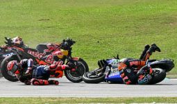 Bendera Merah Berkibar! Ada Kecelakaan Besar, Race MotoGP Malaysia Disetop - JPNN.com