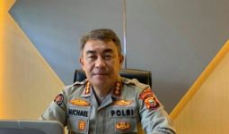 Polisi yang Berpose dengan Timses Cagub di Sulut Langsung Digarap Propam - JPNN.com