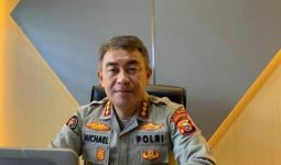 2 Oknum Polisi Pose dengan Timses Cagub, Propam Turun Tangan - JPNN.com