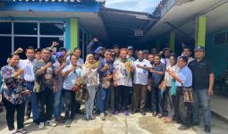 Paul Finsen Mayor Hadir, Puluhan Karyawan PT Perindo Sorong Selamat Dari Ancaman PHK - JPNN.com