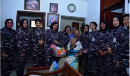 Menjelang HUT Ke-62, Korps Wanita TNI AL Beranjangsana di Wilayah Jakarta - JPNN.com