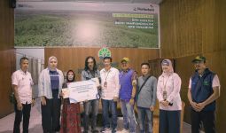 Asuransi Kitabisa Salurkan Santunan bagi Keluarga Penyadap Getah Pinus - JPNN.com