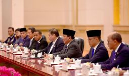 Disaksikan Prabowo & Xi Jinping, Menko Airlangga Teken MoU Blue Ekonomi Indonesia-RRT - JPNN.com