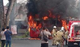 Kondisi Bus Trans Semarang Ludes Terbakar di Jalan Manyaran-Gunungpati - JPNN.com