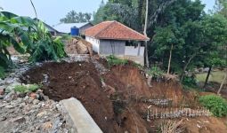 4 Santri Meninggal Tertimpa Tembok Ambruk di Pesantren Sukabumi - JPNN.com