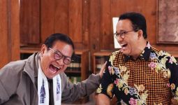 Ditemani Lontong Sayur, Anies Baswedan Sambut Kedatangan Pram-Doel - JPNN.com